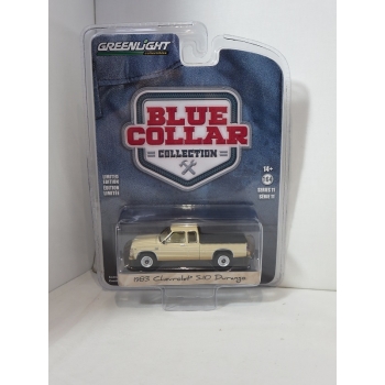 Greenlight 1:64 Chevrolet S-10 Durango 1983 with Bed Cover